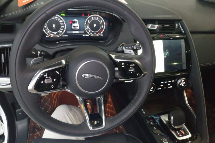 Used Jaguar E-PACE 2024 YAO Black Sport Edition R-DYNAMIC SE BLACK Steering Wheel