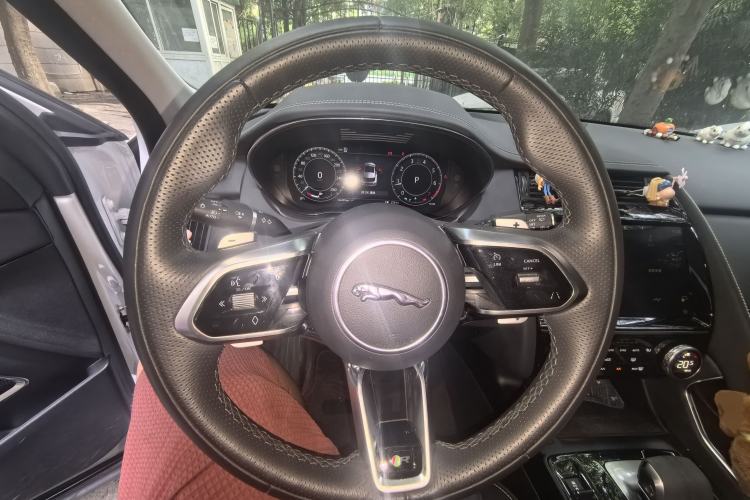 Used Jaguar E-PACE 2024 YAO Black Sport Edition R-DYNAMIC SE BLACK Steering Wheel