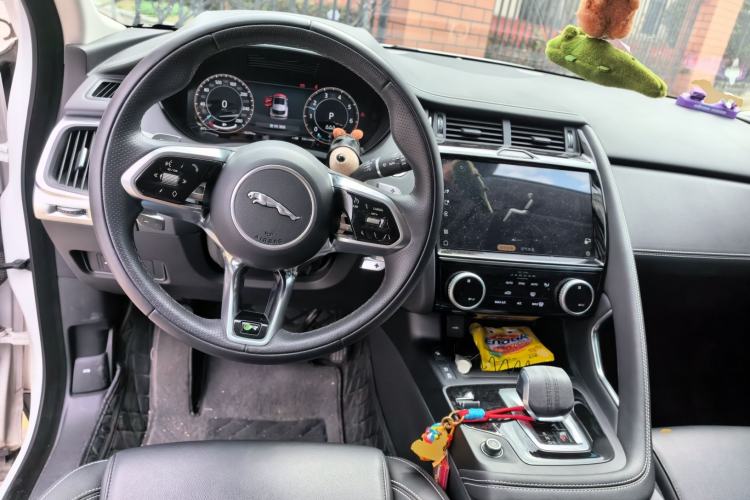 Used Jaguar E-PACE 2024 YAO Black Sport Edition R-DYNAMIC SE BLACK Steering Wheel
