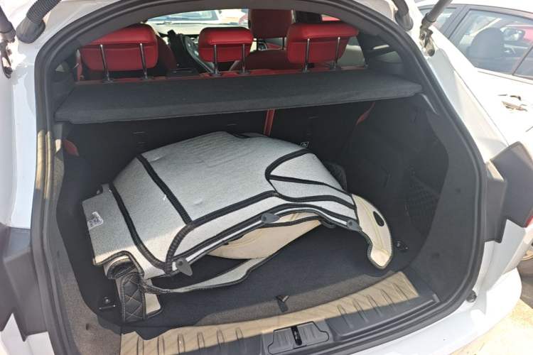 Used Jaguar E-PACE 2024 All-New R-DYNAMIC S Sport Edition Trunk