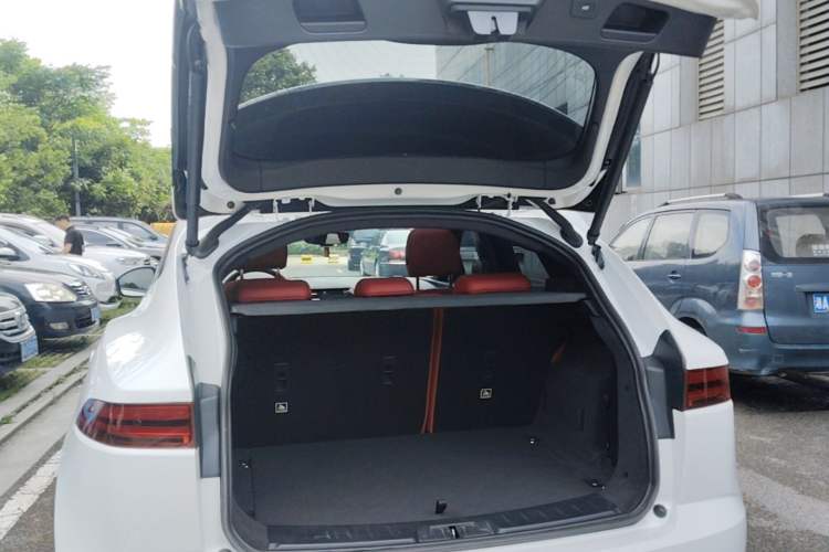 Used Jaguar E-PACE 2024 YAO Black Sport Edition R-DYNAMIC SE BLACK Trunk