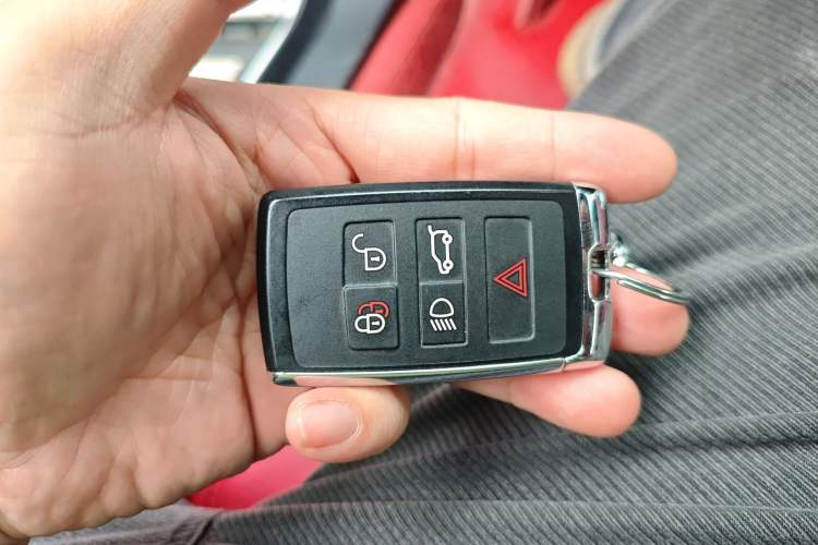 Used Jaguar E-PACE 2024 YAO Black Sport Edition R-DYNAMIC SE BLACK Vehicle Key