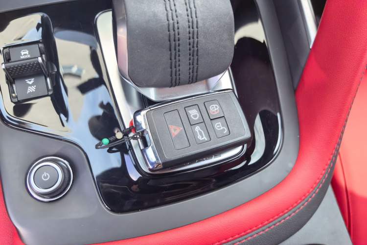 Used Jaguar E-PACE 2024 YAO Black Sport Edition R-DYNAMIC SE BLACK Vehicle Key