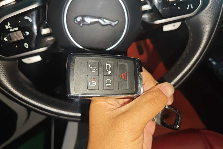Used Jaguar E-PACE 2024 YAO Black Sport Edition R-DYNAMIC SE BLACK Vehicle Key