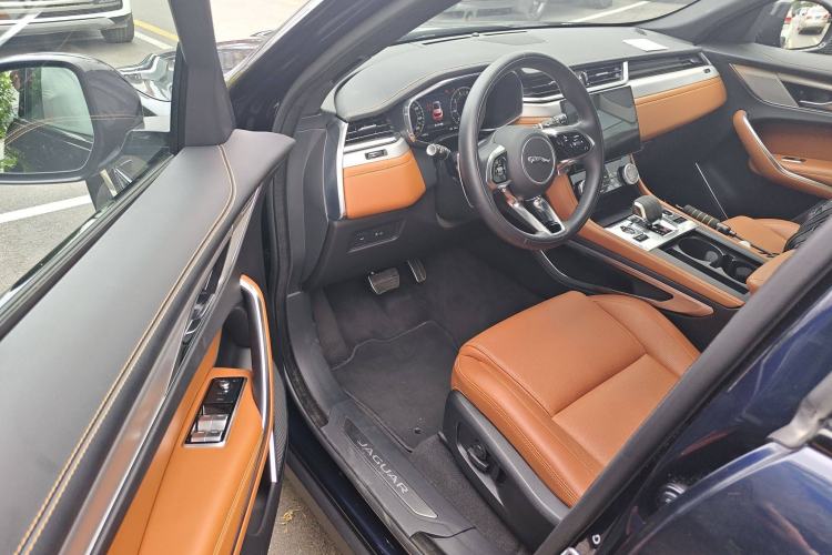 Used Jaguar F-PACE 2024 P250 R-Dynamic SE Driver Seat