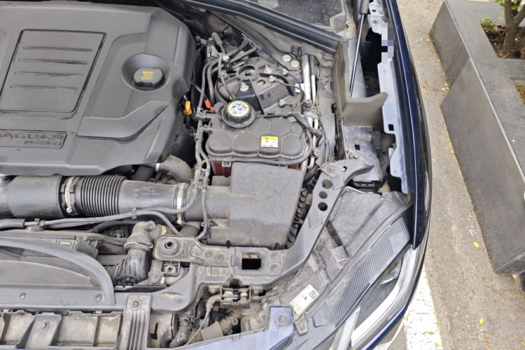 Used Jaguar F-PACE 2024 P250 R-Dynamic SE Engine Bay Left