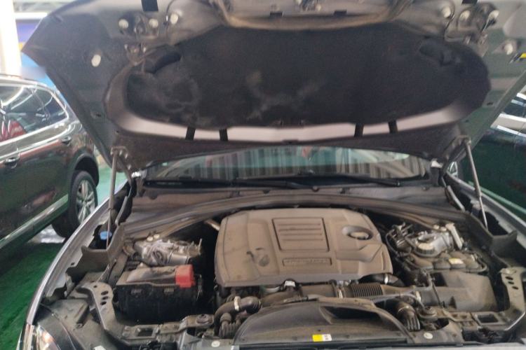 Used Jaguar F-PACE 2020 2.0T Rally Edition Engine Bay