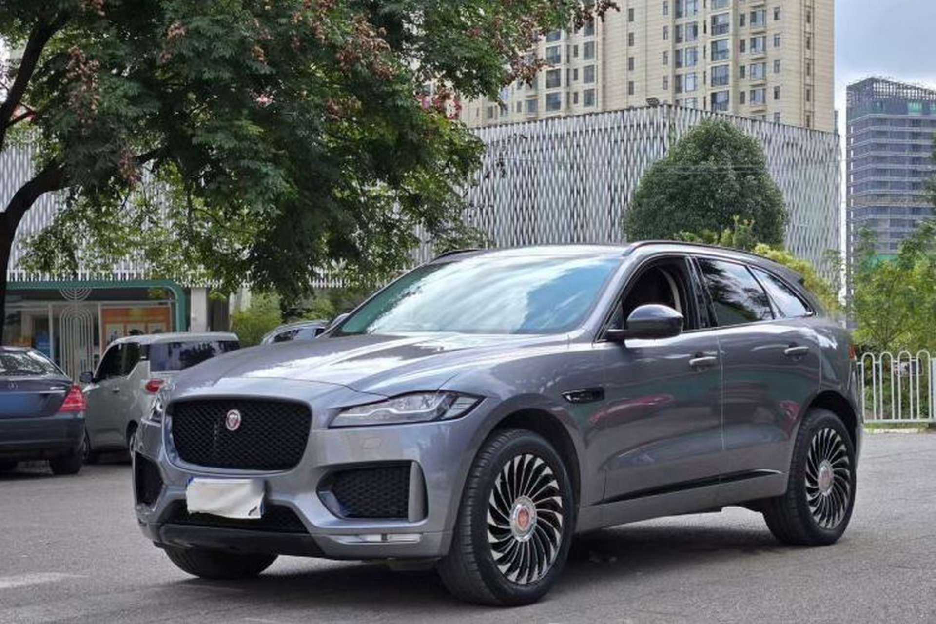 Used Jaguar F-PACE 2020 2.0T Rally Edition Front Left 45 Deg
