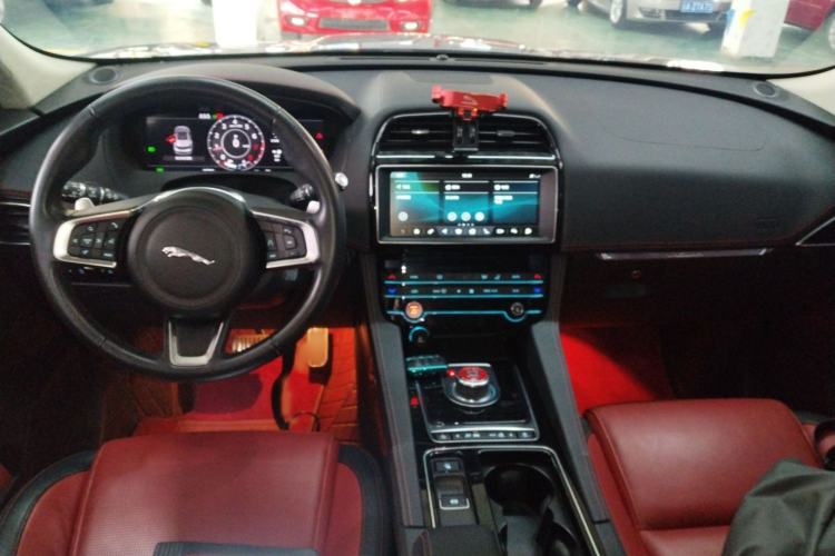 Used Jaguar F-PACE 2020 2.0T Rally Edition Interior 2