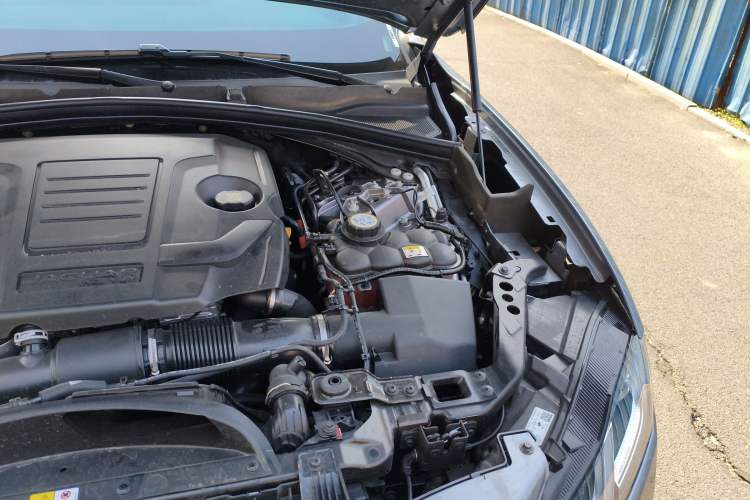 Used Jaguar F-PACE 2024 P250 R-Dynamic SE Engine Bay Left
