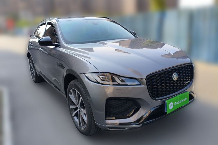 Used Jaguar F-PACE 2024 P250 R-Dynamic SE Front Right 45 Deg