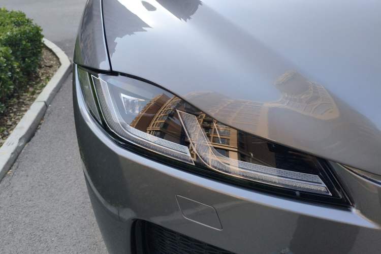 Used Jaguar F-PACE 2024 P250 R-Dynamic SE Right Front Headlight