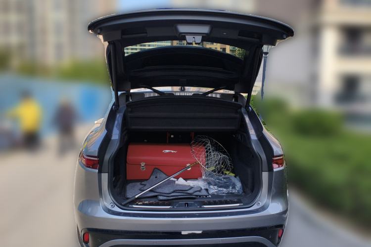 Used Jaguar F-PACE 2024 P250 R-Dynamic SE Trunk
