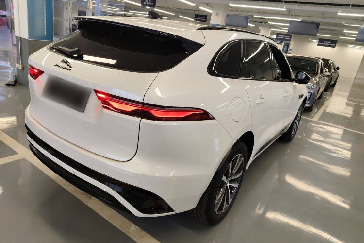 Used Jaguar F-PACE 2024 P250 R-Dynamic SE Rear Right 45 Deg