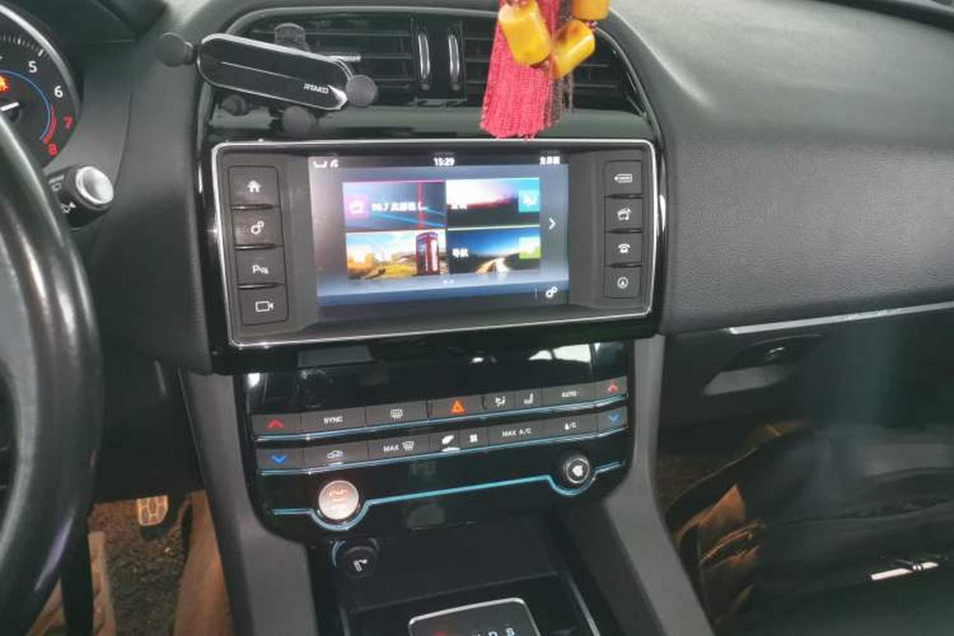 Used Jaguar F-PACE 2016 2.0T Two-Wheel Drive Urban Luxury Edition Audio And AC Panel