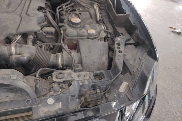 Used Jaguar F-PACE 2016 3.0 SC Four-Wheel Drive R-Sport Sport Edition Engine Bay Left
