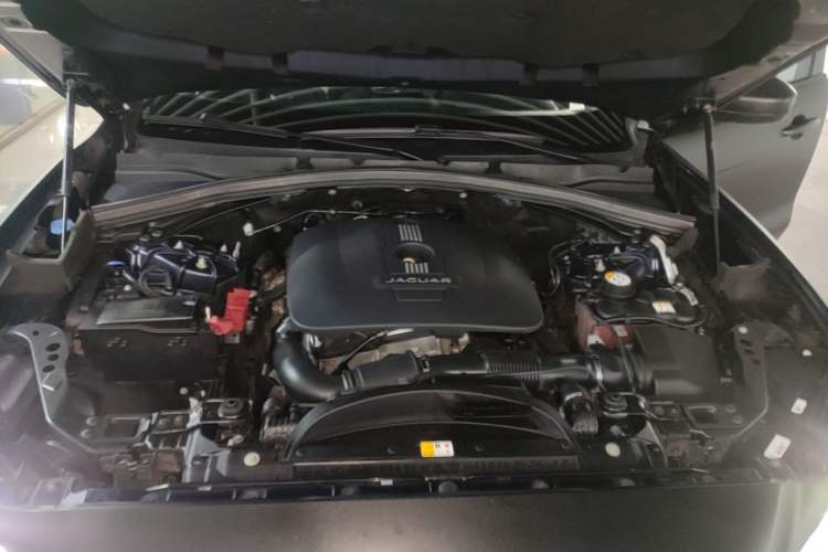 Used Jaguar F-PACE 2016 2.0T Two-Wheel Drive Urban Luxury Edition Engine Bay