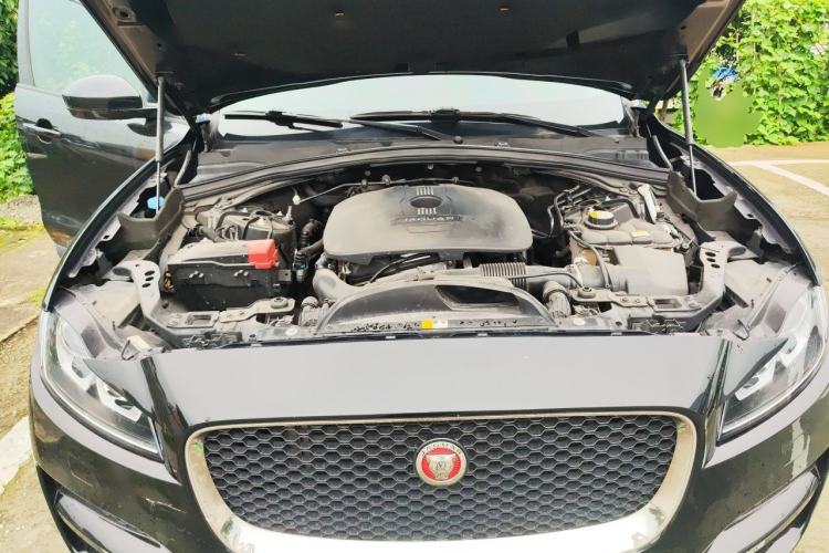 Used Jaguar F-PACE 2016 2.0T Two-Wheel Drive Urban Luxury Edition Engine Bay