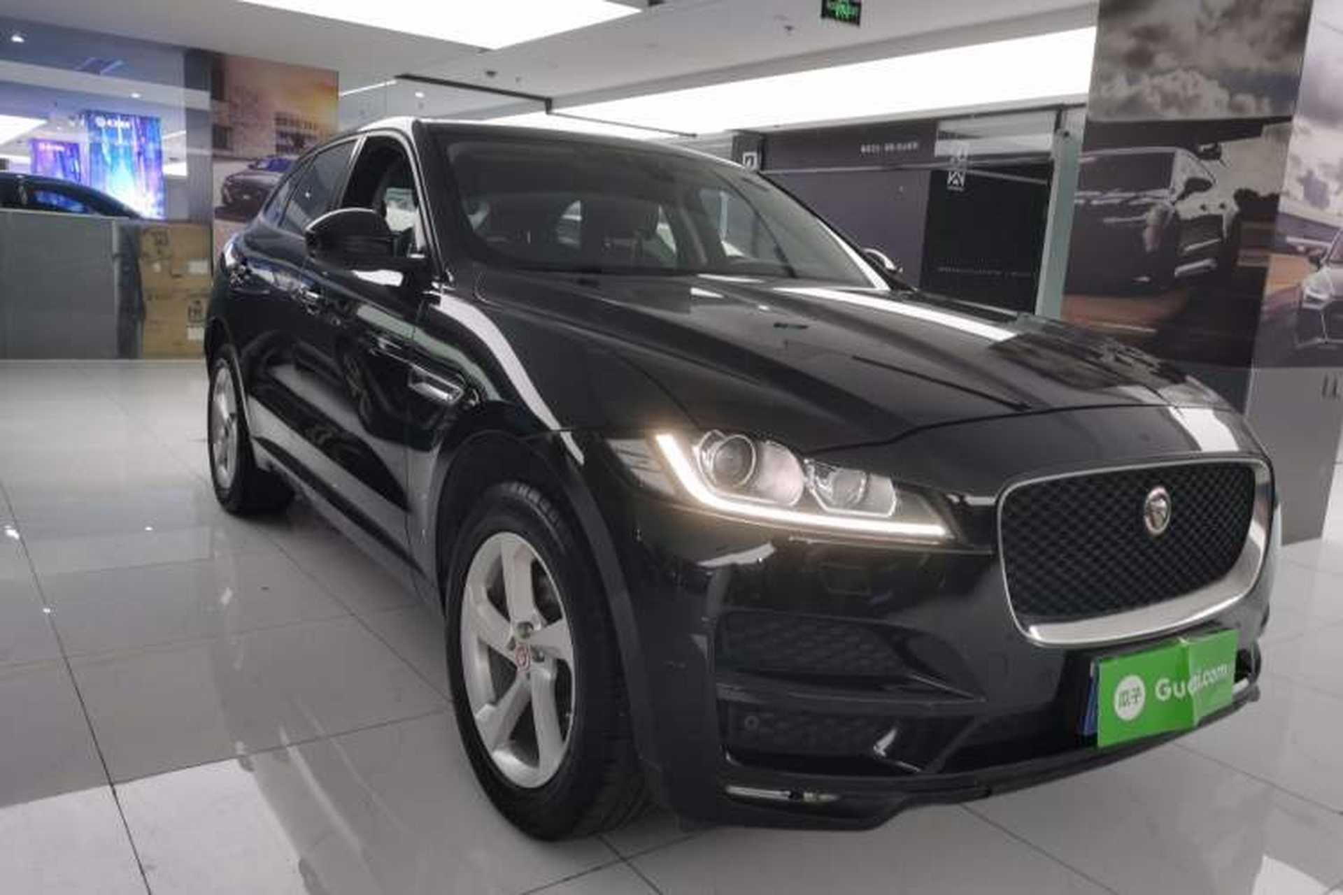 Used Jaguar F-PACE 2016 2.0T Two-Wheel Drive Urban Luxury Edition Front Right 45 Deg