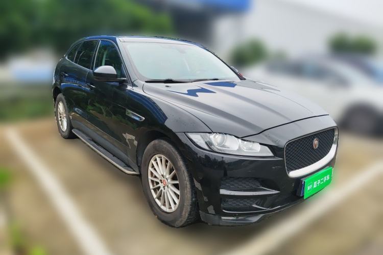Used Jaguar F-PACE 2016 2.0T Two-Wheel Drive Urban Luxury Edition Front Right 45 Deg