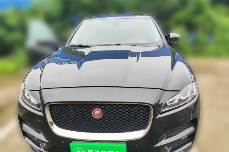 Used Jaguar F-PACE 2016 2.0T Two-Wheel Drive Urban Luxury Edition Front