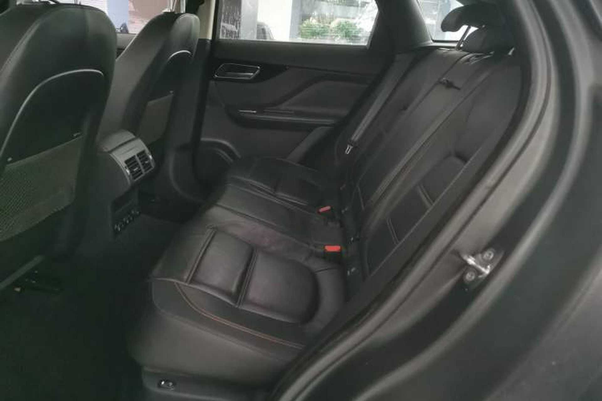 Used Jaguar F-PACE 2016 2.0T Two-Wheel Drive Urban Luxury Edition Left Rear Seat