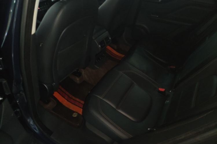 Used Jaguar F-PACE 2016 2.0T Two-Wheel Drive Urban Luxury Edition Left Rear Seat