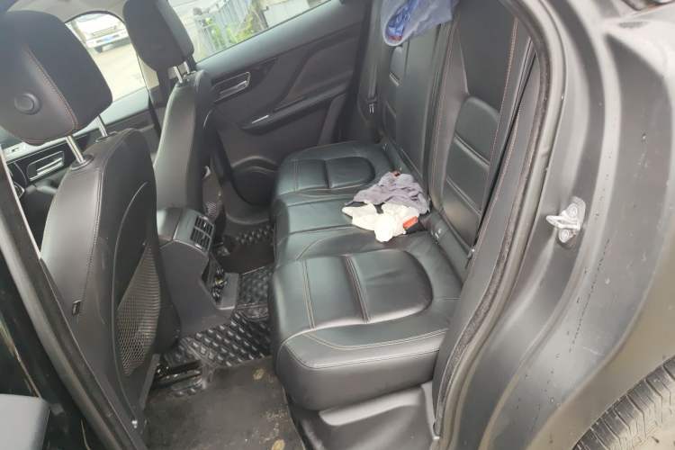 Used Jaguar F-PACE 2016 2.0T Two-Wheel Drive Urban Luxury Edition Left Rear Seat