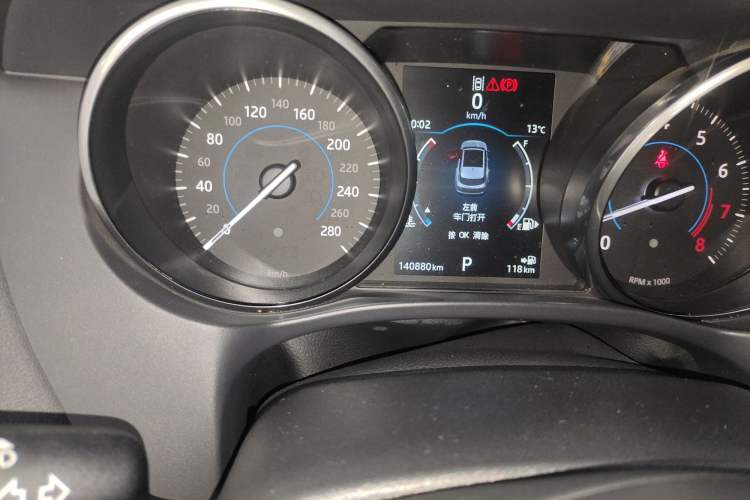 Used Jaguar F-PACE 2016 3.0 SC Four-Wheel Drive R-Sport Sport Edition Odometer Close Up