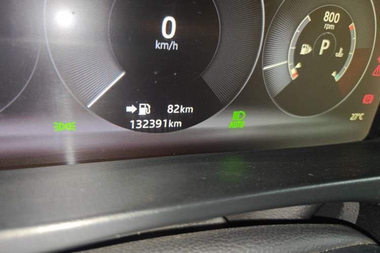 Used Jaguar F-PACE 2016 3.0 SC Four-Wheel Drive R-Sport Sport Edition Odometer Close Up