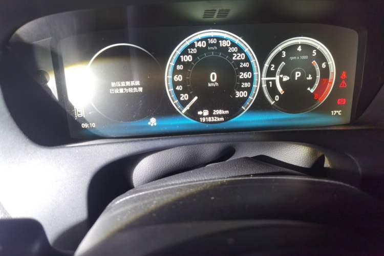 Used Jaguar F-PACE 2016 2.0T Two-Wheel-Drive R-Sport Sport Edition Odometer Close Up