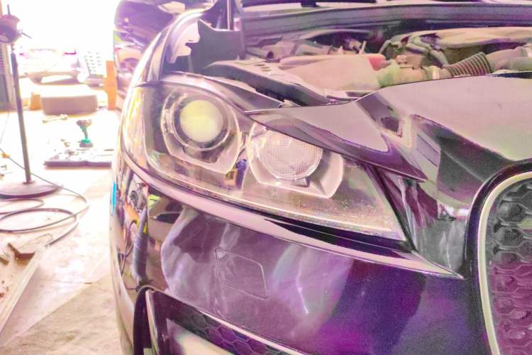 Used Jaguar F-PACE 2016 3.0 SC Four-Wheel Drive R-Sport Sport Edition Right Front Headlight