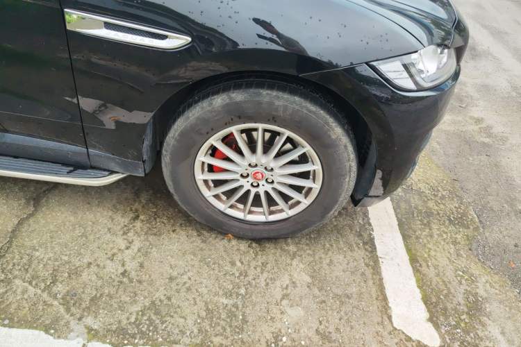 Used Jaguar F-PACE 2016 2.0T Two-Wheel Drive Urban Luxury Edition Right Front Wheel Hub