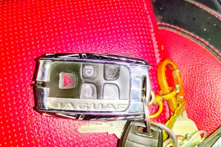 Used Jaguar F-PACE 2016 3.0 SC Four-Wheel Drive R-Sport Sport Edition Vehicle Key