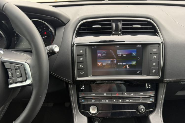 Used Jaguar F-PACE 2016 3.0 SC Four-Wheel Drive R-Sport Sport Edition Audio And AC Panel