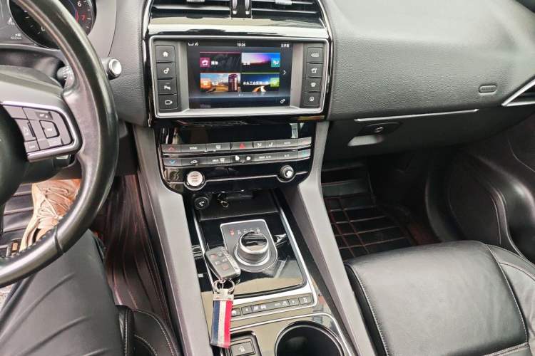 Used Jaguar F-PACE 2016 2.0T Two-Wheel Drive Urban Luxury Edition Audio And AC Panel