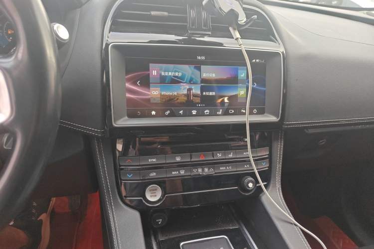 Used Jaguar F-PACE 2016 2.0T Two-Wheel-Drive R-Sport Sport Edition Audio And AC Panel