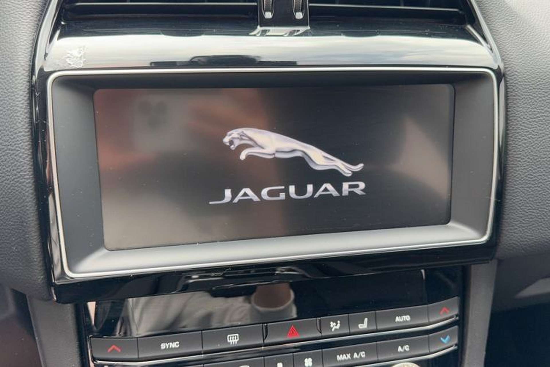Used Jaguar F-PACE 2016 2.0T Two-Wheel Drive Urban Luxury Edition Audio And AC Panel