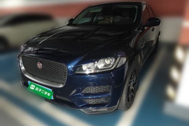 Jaguar F-PACE 2016 2.0T Two-Wheel Drive Urban Luxury Edition de segunda mano