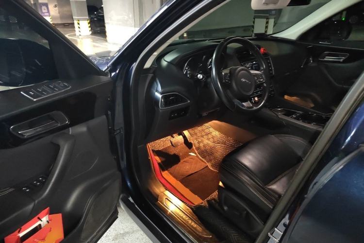 Used Jaguar F-PACE 2016 2.0T Two-Wheel Drive Urban Luxury Edition Driver Seat