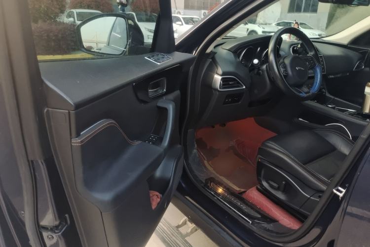 Used Jaguar F-PACE 2016 2.0T Two-Wheel Drive Urban Luxury Edition Driver Seat