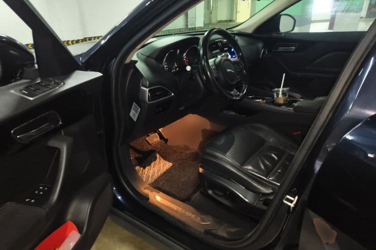Used Jaguar F-PACE 2016 2.0T Two-Wheel Drive Urban Luxury Edition Driver Seat