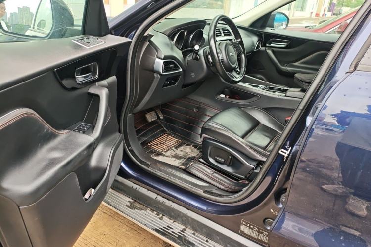 Used Jaguar F-PACE 2016 2.0T Two-Wheel Drive Urban Luxury Edition Driver Seat