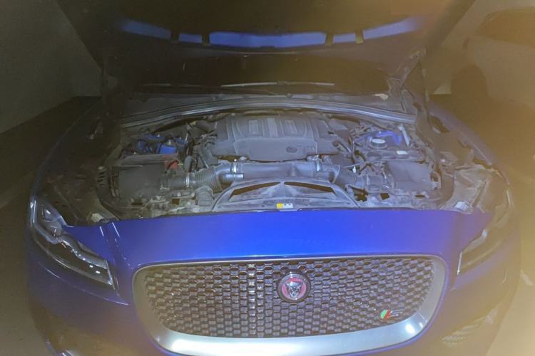 Used Jaguar F-PACE 2016 3.0 SC Four-Wheel Drive S High-Performance First-Edition Limited Model Engine Bay