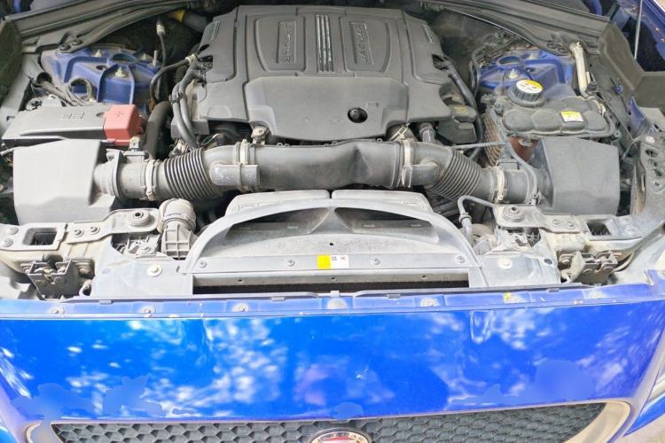 Used Jaguar F-PACE 2016 3.0 SC Four-Wheel Drive R-Sport Sport Edition Engine Bay