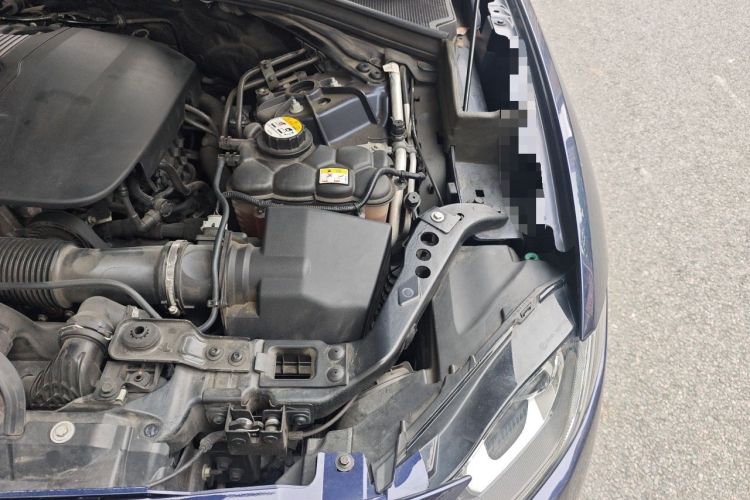 Used Jaguar F-PACE 2016 2.0T Two-Wheel Drive Urban Luxury Edition Engine Bay Left