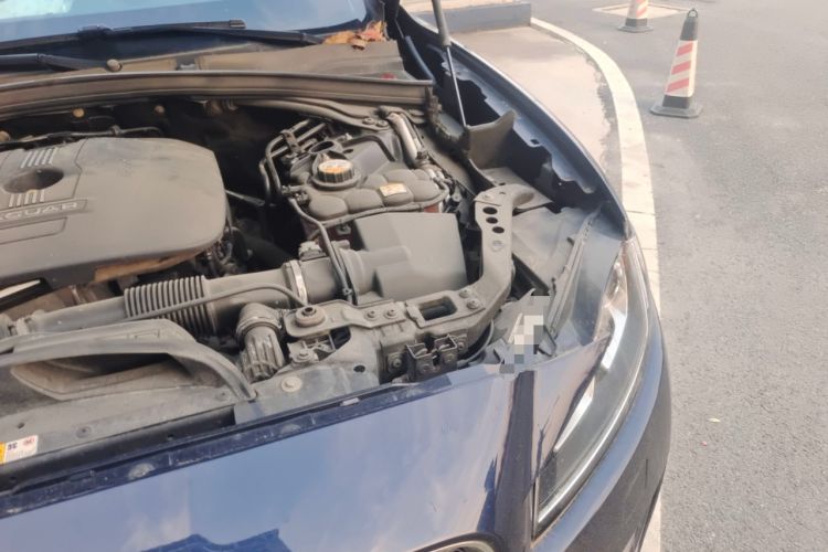 Used Jaguar F-PACE 2016 2.0T Two-Wheel Drive Urban Luxury Edition Engine Bay Left
