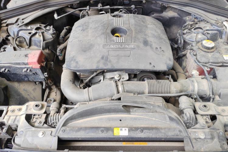 Used Jaguar F-PACE 2016 2.0T Two-Wheel Drive Urban Luxury Edition Engine Bay