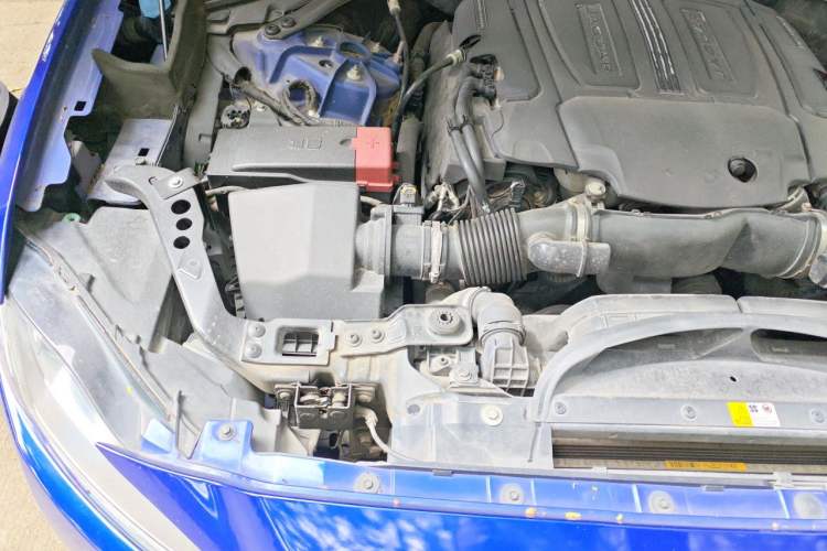 Used Jaguar F-PACE 2016 3.0 SC Four-Wheel Drive R-Sport Sport Edition Engine Bay Right
