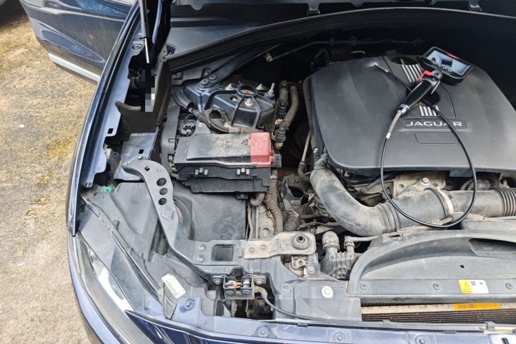 Used Jaguar F-PACE 2016 2.0T Two-Wheel-Drive R-Sport Sport Edition Engine Bay Right